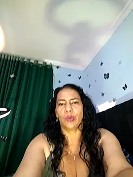 AlexaNovoa  online show from 11-29-25, 01:08