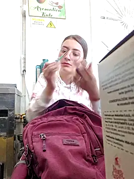 Snapshot of HOLY_DOLL chatting on 09-13-25, 07:24 HOLY DOLL online show from 09-13-25, 07:24