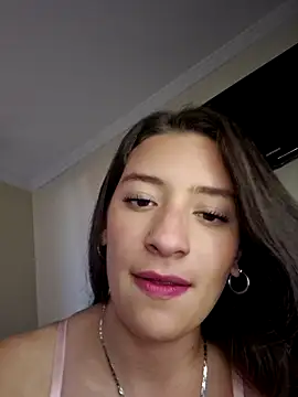 Snapshot of HOLY_DOLL chatting on 10-15-25, 10:10 HOLY DOLL online show from 10-15-25, 10:10