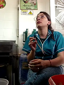 HOLY DOLL online show from 11-07-25, 08:42