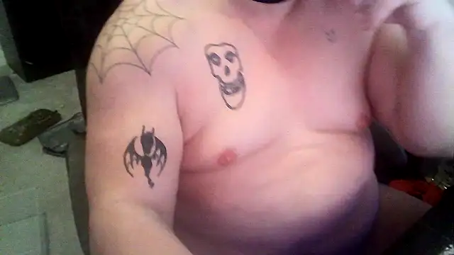 Snapshot of Chubcakes chatting on 03-17-25, 02:19 Chubcakes online show from 03-17-25, 02:19