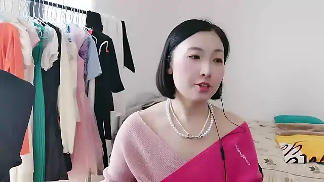 Snapshot of Rachel-6600 chatting on 11-17-25, 03:45 Rachel-6600 online show from 11-17-25, 03:45