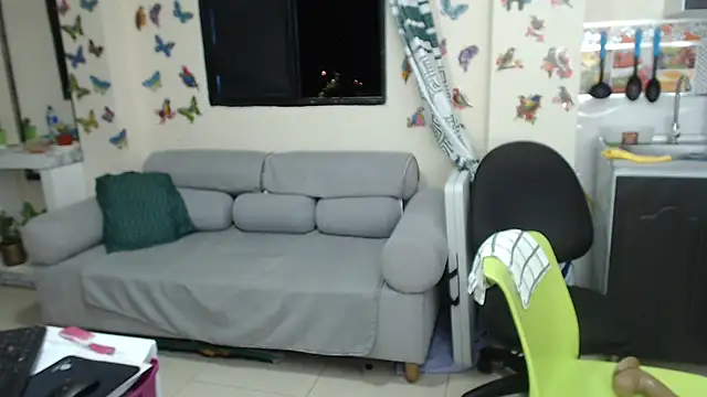 Snapshot of Olgahunder chatting on 07-14-26, 04:50 Olgahunder online show from 07-14-26, 04:50