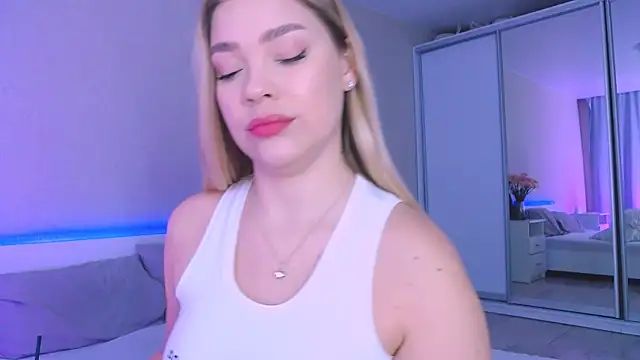 Snapshot of DIANAxxxDIAMOND chatting on 10-10-25, 07:51 DIANAxxxDIAMOND online show from 10-10-25, 07:51