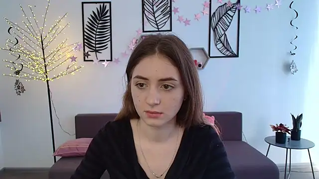 Snapshot of LilyHaart chatting on 03-18-25, 09:42 LilyHaart online show from 03-18-25, 09:42