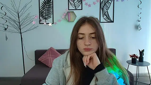 Snapshot of LilyHaart chatting on 03-20-25, 06:30 LilyHaart online show from 03-20-25, 06:30