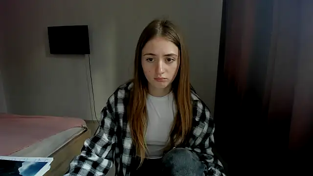 Snapshot of LilyHaart chatting on 10-23-25, 12:37 LilyHaart online show from 10-23-25, 12:37