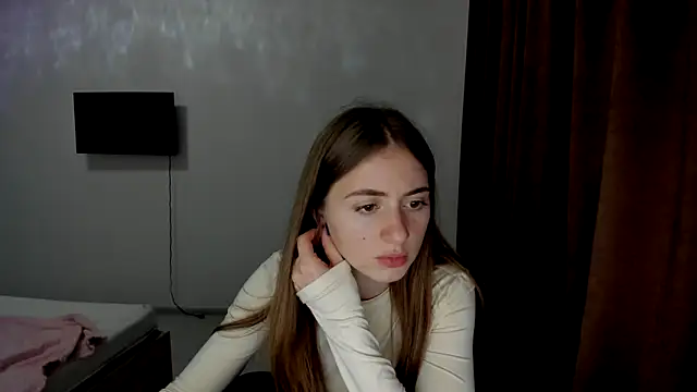 Snapshot of LilyHaart chatting on 10-30-25, 03:13 LilyHaart online show from 10-30-25, 03:13