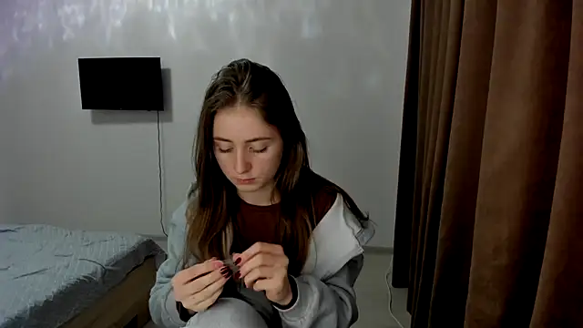 Snapshot of LilyHaart chatting on 11-12-25, 05:24 LilyHaart online show from 11-12-25, 05:24