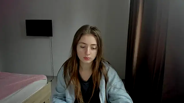 Snapshot of LilyHaart chatting on 11-24-25, 11:10 LilyHaart online show from 11-24-25, 11:10