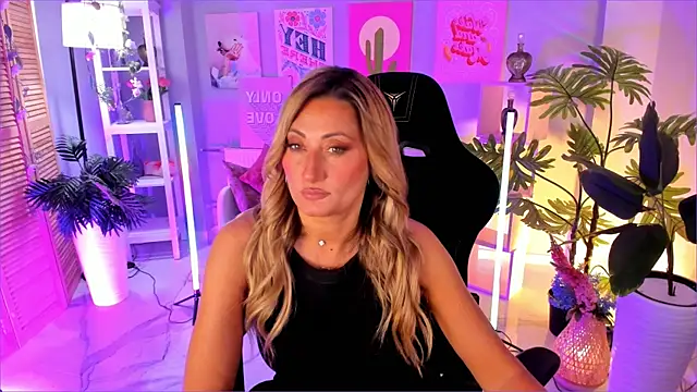 SarahAlluring online show from 09-18-25, 01:02