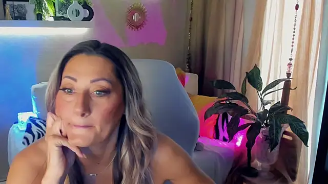 SarahAlluring online show from 06-07-26, 07:45