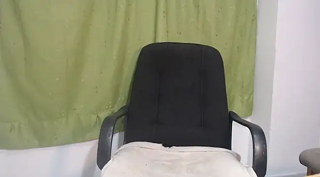 Snapshot of sexyvioletvalerious chatting on 03-21-25, 02:28 sexyvioletvalerious online show from 03-21-25, 02:28