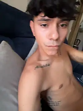 AndresM001 online show from 06-19-26, 04:00