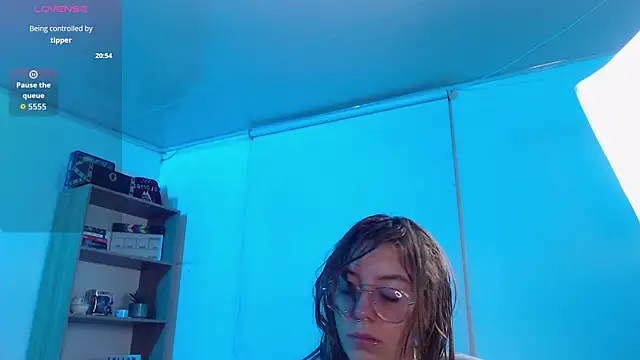 Snapshot of Soy_mangx chatting on 09-20-25, 02:34 Soy mangx online show from 09-20-25, 02:34