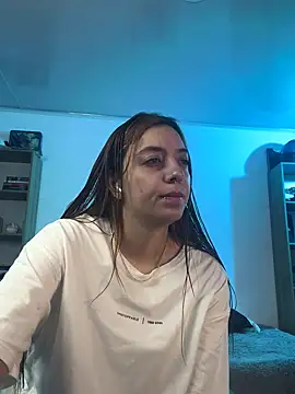 Snapshot of Soy_mangx chatting on 09-22-25, 02:35 Soy mangx online show from 09-22-25, 02:35