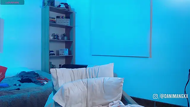 Snapshot of Soy_mangx chatting on 10-10-25, 02:10 Soy mangx online show from 10-10-25, 02:10