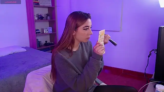 Snapshot of Soy_mangx chatting on 10-14-25, 02:01 Soy mangx online show from 10-14-25, 02:01