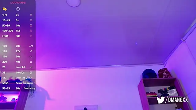 Snapshot of Soy_mangx chatting on 10-18-25, 10:21 Soy mangx online show from 10-18-25, 10:21