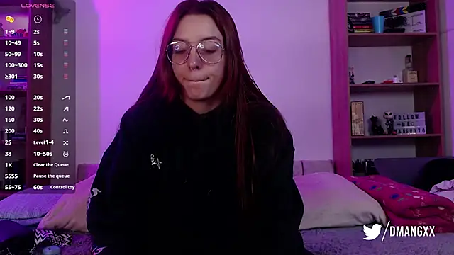 Snapshot of Soy_mangx chatting on 11-27-25, 02:24 Soy mangx online show from 11-27-25, 02:24