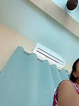Snapshot of Arohi35 chatting on 05-09-26, 01:22 Arohi35 online show from 05-09-26, 01:22