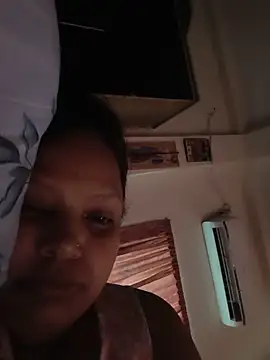 Snapshot of Arohi35 chatting on 06-03-26, 09:45 Arohi35 online show from 06-03-26, 09:45
