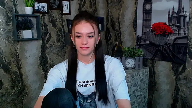 Snapshot of LanaTey chatting on 02-05-26, 02:22 LanaTey online show from 02-05-26, 02:22