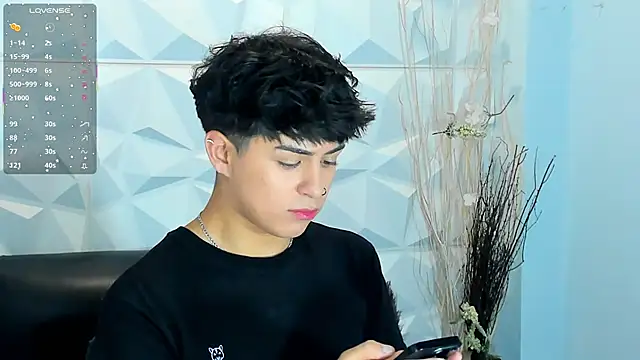 Snapshot of Sam_Daves chatting on 10-01-25, 01:39 Sam Daves online show from 10-01-25, 01:39