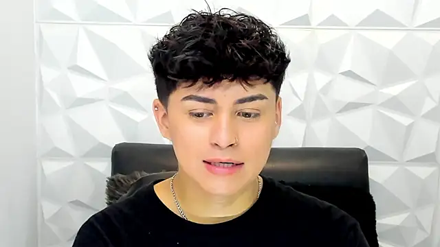 Snapshot of Sam_Daves chatting on 11-14-25, 01:43 Sam Daves online show from 11-14-25, 01:43