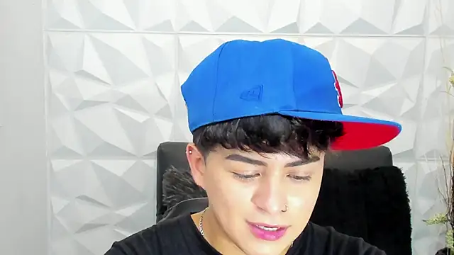 Snapshot of Sam_Daves chatting on 12-03-25, 02:37 Sam Daves online show from 12-03-25, 02:37