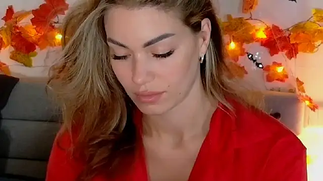 Snapshot of SweetDarling7 chatting on 10-27-25, 11:36 SweetDarling7 online show from 10-27-25, 11:36