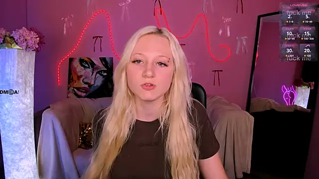 madam uliis online show from 04-14-26, 09:48