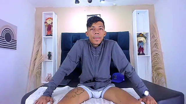 Snapshot of Gregory_Sforza chatting on 09-27-25, 01:16 Gregory Sforza online show from 09-27-25, 01:16