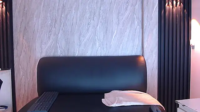 Snapshot of Gregory_Sforza chatting on 09-30-25, 12:10 Gregory Sforza online show from 09-30-25, 12:10