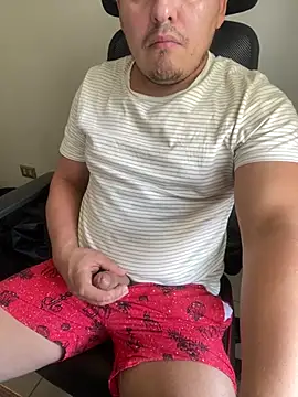 Snapshot of Gusta_bi chatting on 01-19-26, 02:54 Gusta bi online show from 01-19-26, 02:54