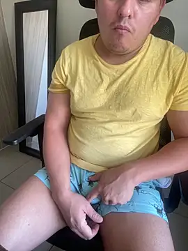 Snapshot of Gusta_bi chatting on 03-13-26, 03:07 Gusta bi online show from 03-13-26, 03:07