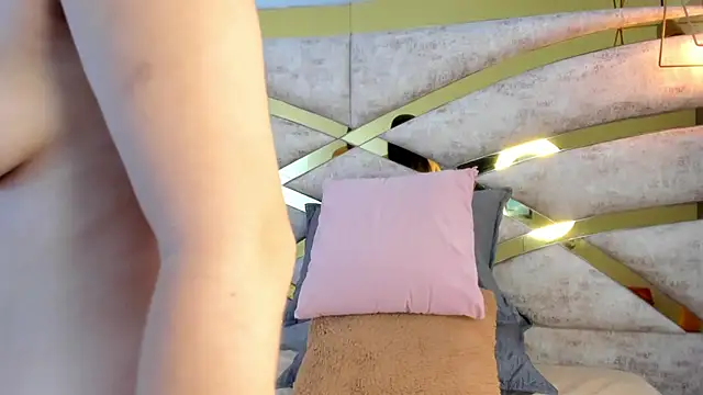 Snapshot of Sofiia_Rossee_ chatting on 12-01-25, 08:36 Sofiia Rossee online show from 12-01-25, 08:36