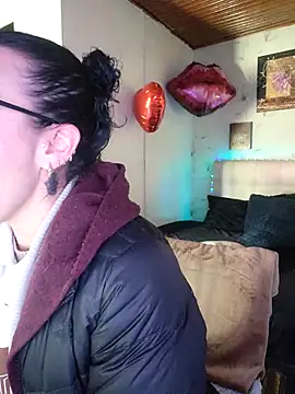 Snapshot of mia_velvet1 chatting on 02-25-26, 02:37 mia velvet1 online show from 02-25-26, 02:37