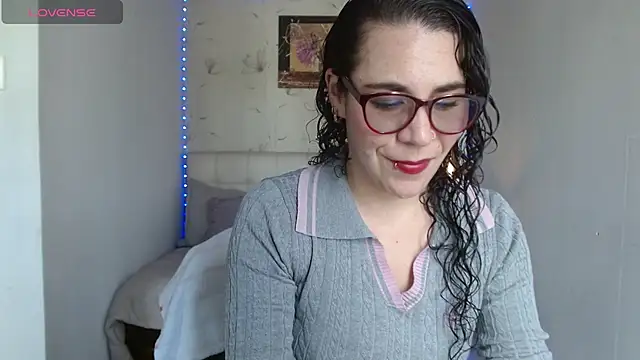 Snapshot of mia_velvet1 chatting on 06-07-26, 01:59 mia velvet1 online show from 06-07-26, 01:59