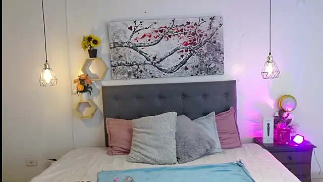 Rose Thompson1 online show from 12-05-25, 01:42