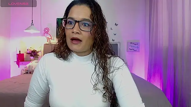 Rose Thompson1 online show from 04-15-26, 01:40