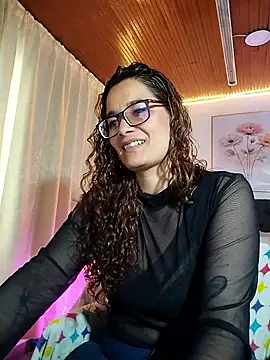 Snapshot of Rose_Thompson1 chatting on 05-30-26, 01:30 Rose Thompson1 online show from 05-30-26, 01:30