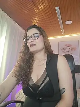 Rose Thompson1 online show from 06-29-26, 01:33