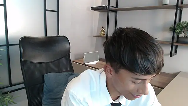 Snapshot of labrinthteasing chatting on 03-17-25, 11:21 labrinthteasing online show from 03-17-25, 11:21