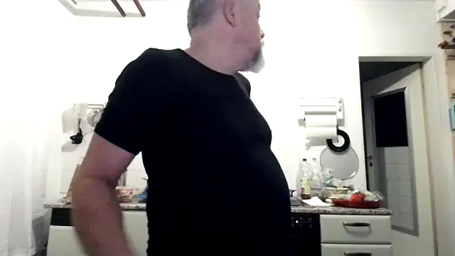 Snapshot of Berg_Boy chatting on 01-19-26, 05:00 Berg Boy online show from 01-19-26, 05:00