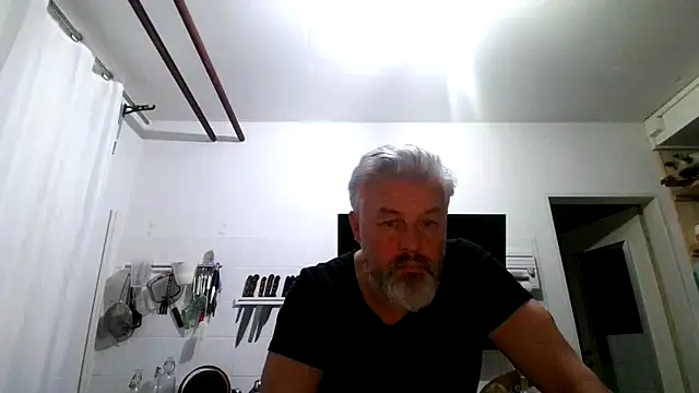 Snapshot of Berg_Boy chatting on 02-14-26, 08:38 Berg Boy online show from 02-14-26, 08:38