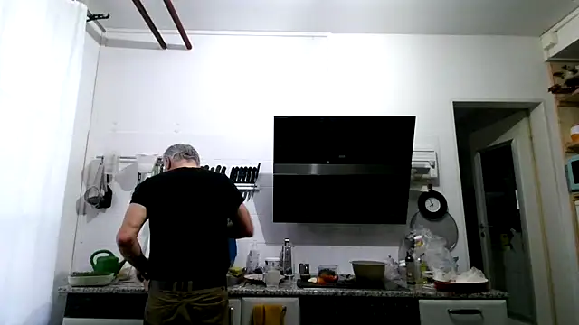 Snapshot of Berg_Boy chatting on 02-24-26, 06:55 Berg Boy online show from 02-24-26, 06:55