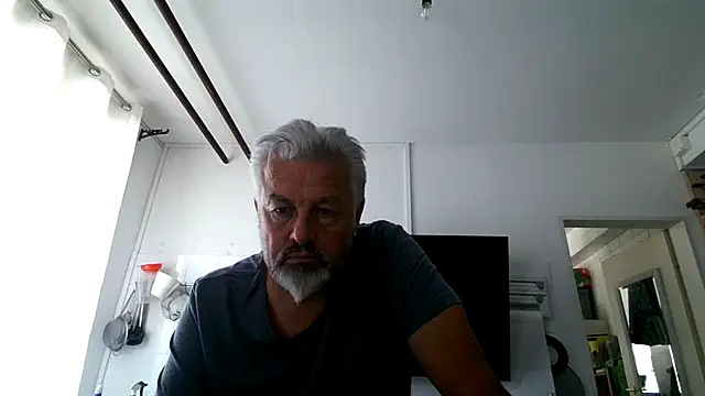 Snapshot of Berg_Boy chatting on 07-20-26, 10:39 Berg Boy online show from 07-20-26, 10:39