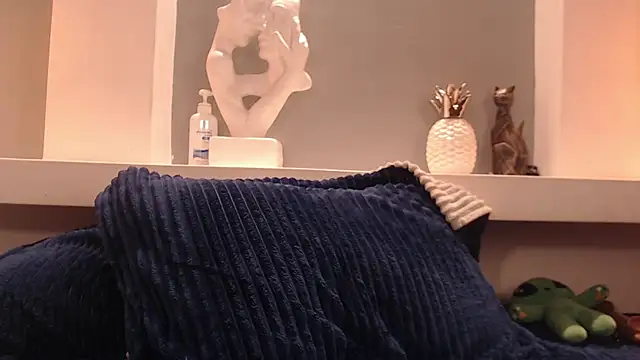 milu w4llace online show from 11-15-25, 08:05