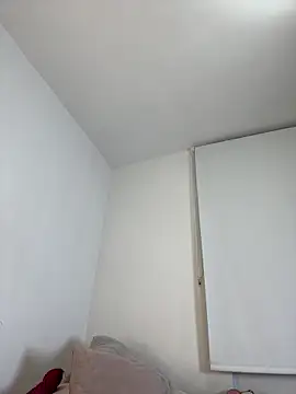Snapshot of Ivelleee_ chatting on 06-27-26, 11:32 Ivelleee online show from 06-27-26, 11:32
